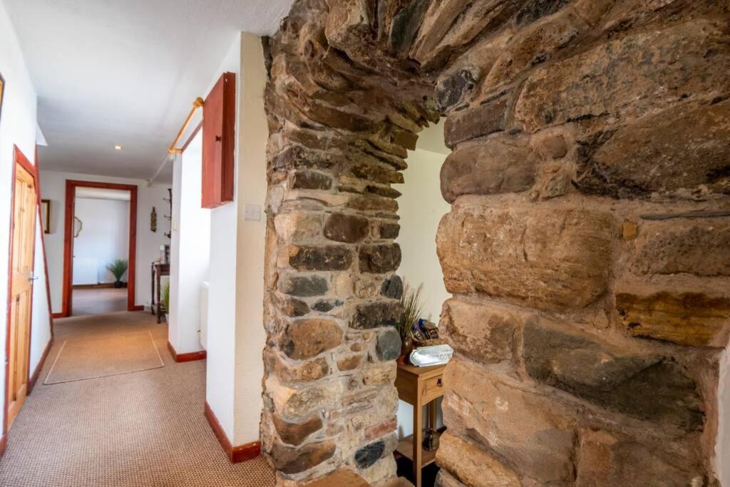Meadowhead Cottage, Traditional Scottish Cottage - B&B