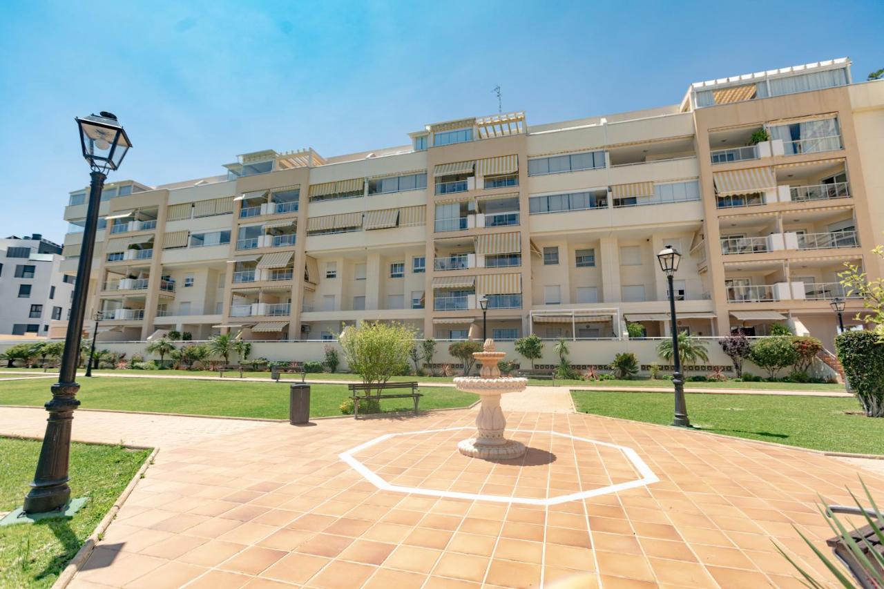 Beautiful apartment with 2 terraces, Pool & Beach - B&B
