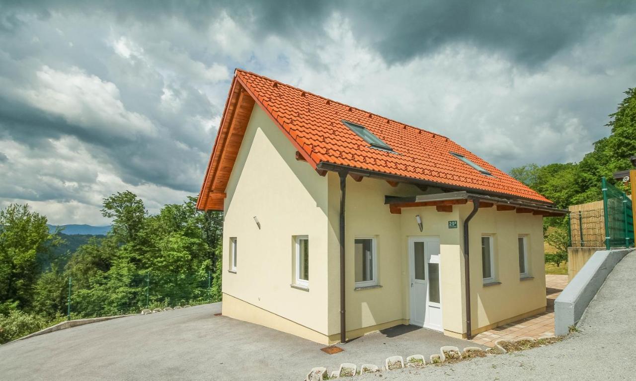 Holiday Home BOR - Bed and Breakfast