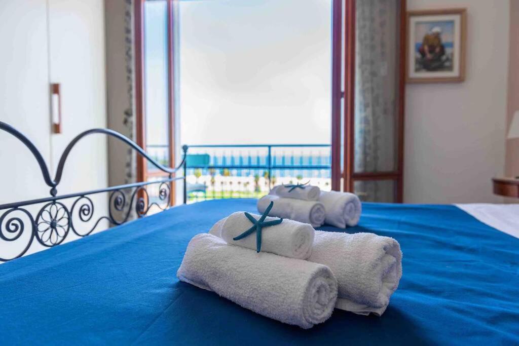 Soverato luxury panoramic house by the sea - Chambres d'hôtes Soverato Marina