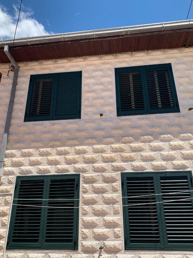 Apartman Mare Blace - B&B