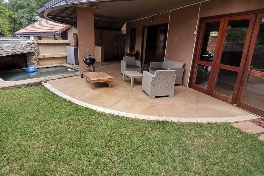 B&B Mbombela - Luxury Villa Nelspruit - Bed and Breakfast Mbombela