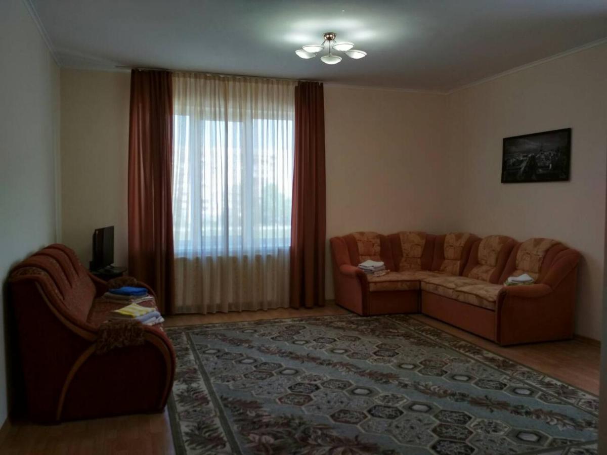 Apartments Domovik Просторная квартира с видом на горы - B&B