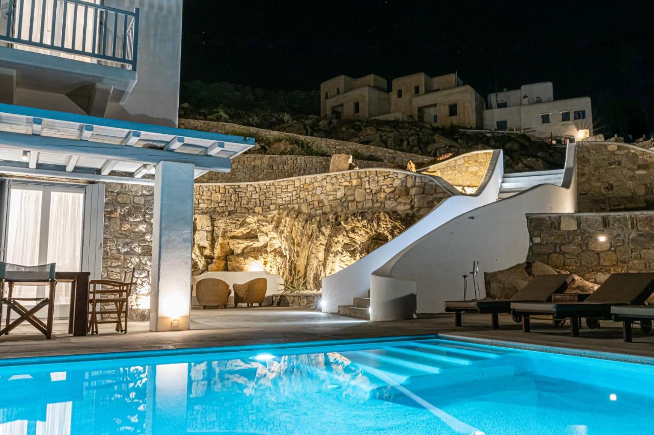 Villa III with private heated pool   