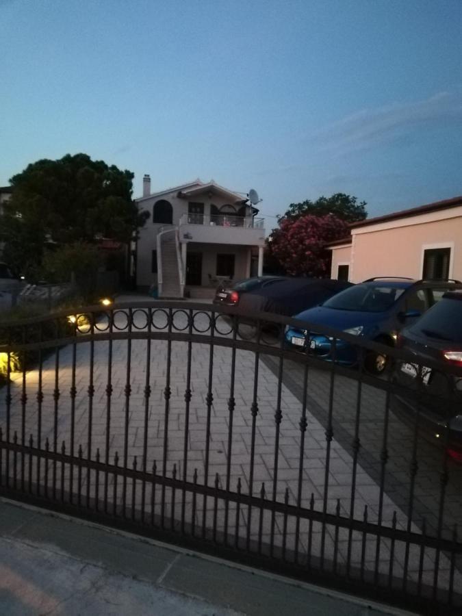 Ferienwohnung in Pirovac mit Terrasse, Klimaanlage, W-LAN (4925-4) - B&B