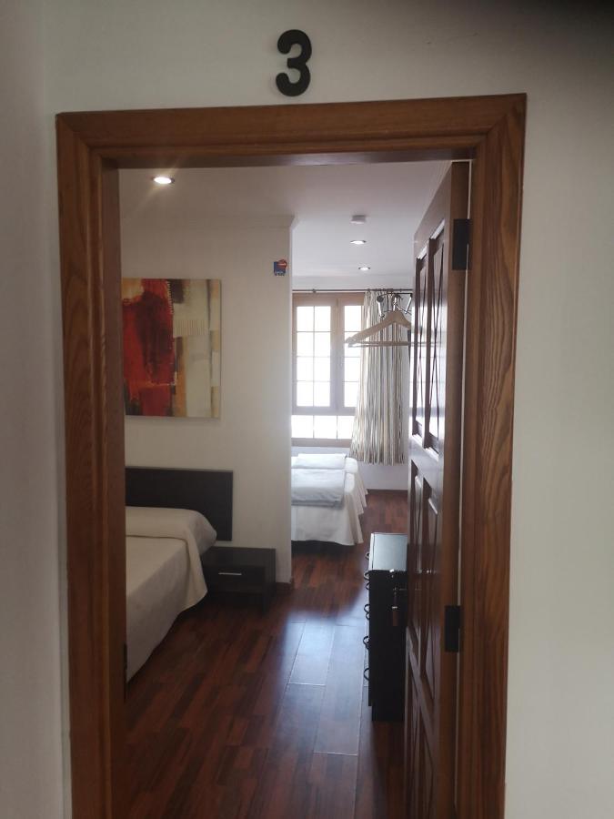 Deluxe Zimmer (2 Erwachsene & 1 Kind)