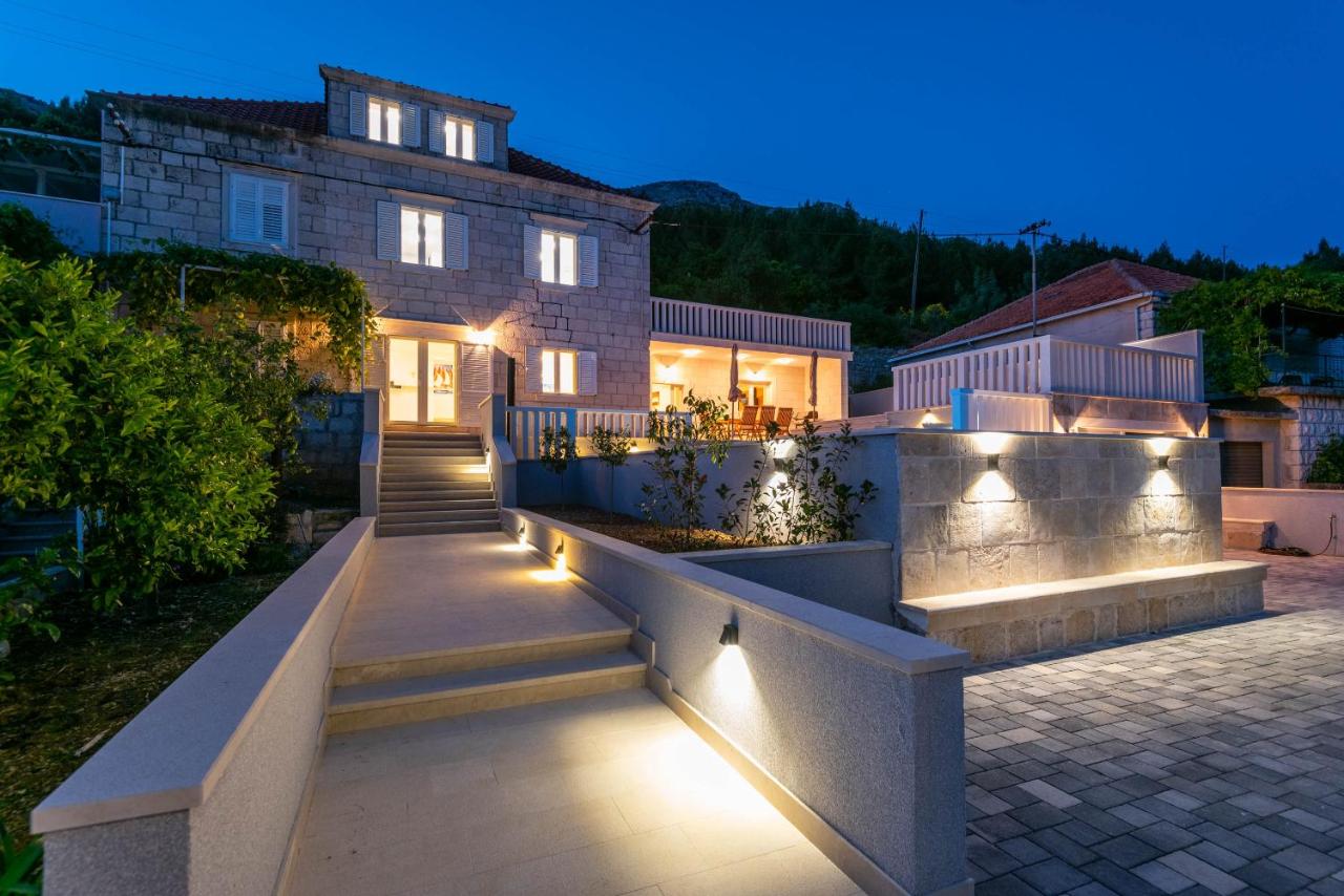 Holiday Villa Sasha - B&B Kučište