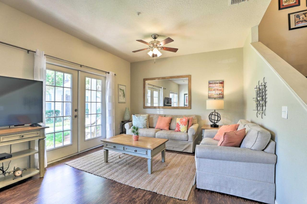Lucaya Village Townhome with Pool, 6 Mi to Disney! - Ferienwohnung Kissimmee