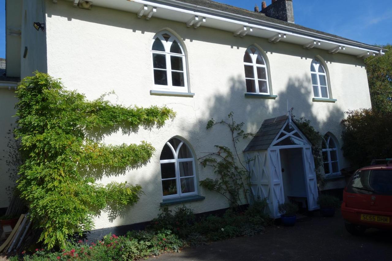 B&B Crediton - St Michaels House - Bed and Breakfast Crediton
