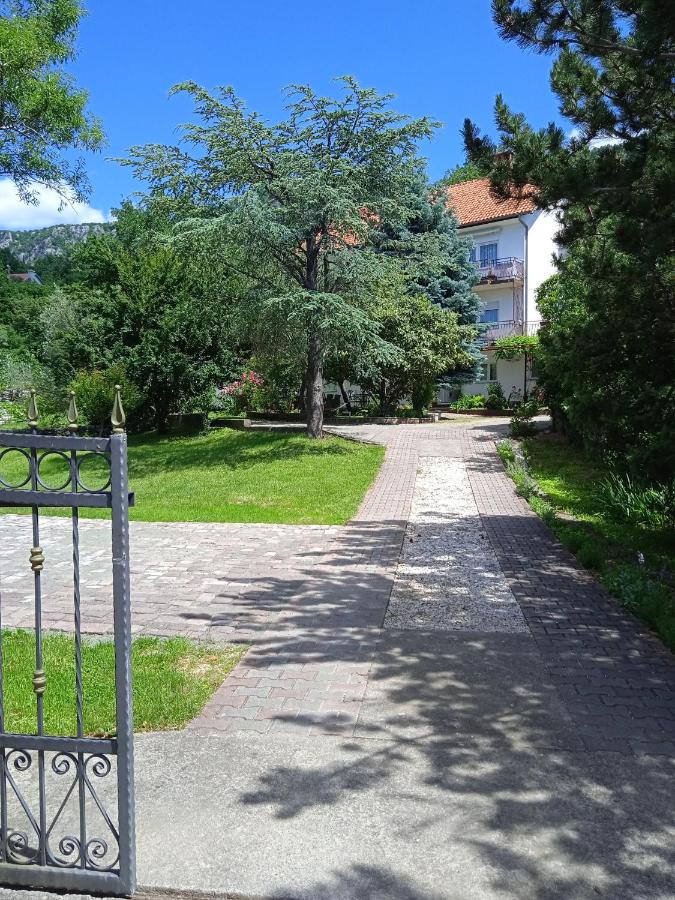 Blue - B&B