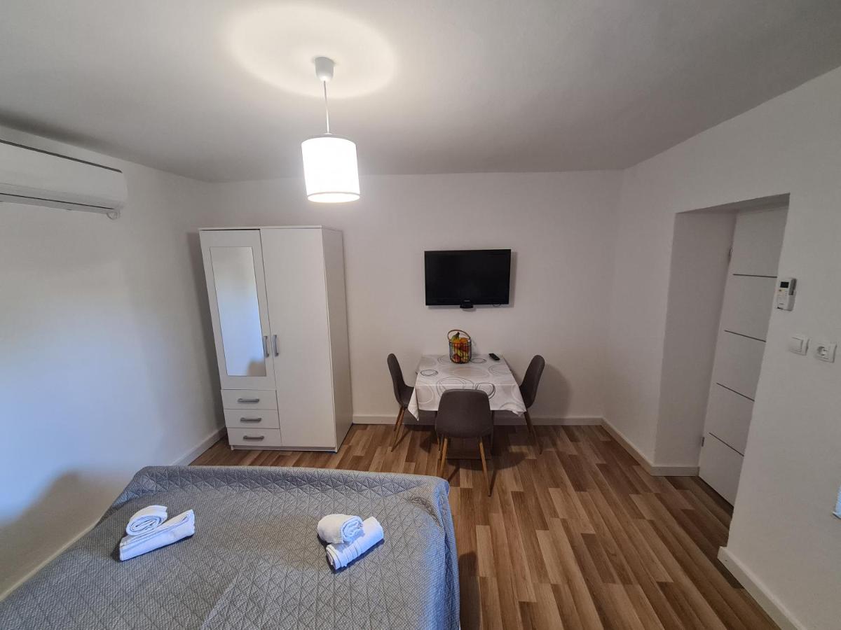 Mariola - Bed and Breakfast Biograd na Moru