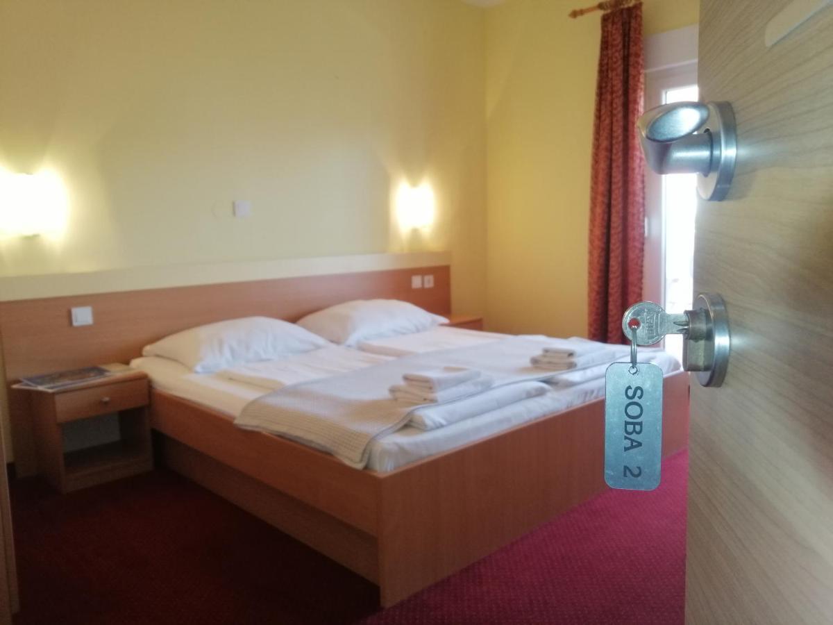 Standard Triple Room with Sea View
