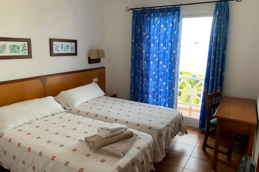 B&B Es Migjorn Gran - Apartamento en Playa Santo Tomas 1-5 - Bed and Breakfast Es Migjorn Gran