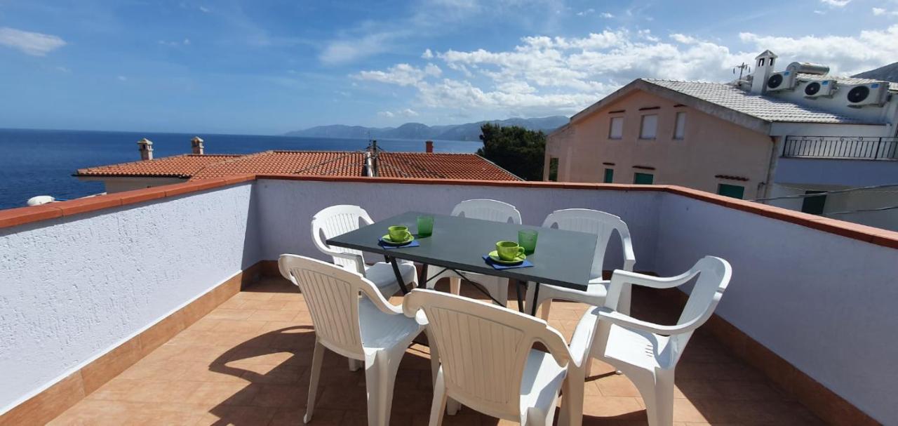 B&B Cala Gonone - Appartamento Terrazza Vista Mare - Bed and Breakfast Cala Gonone