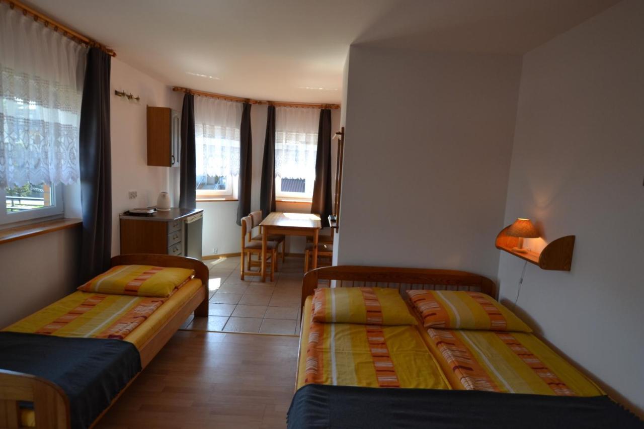Vierbettzimmer mit Bad