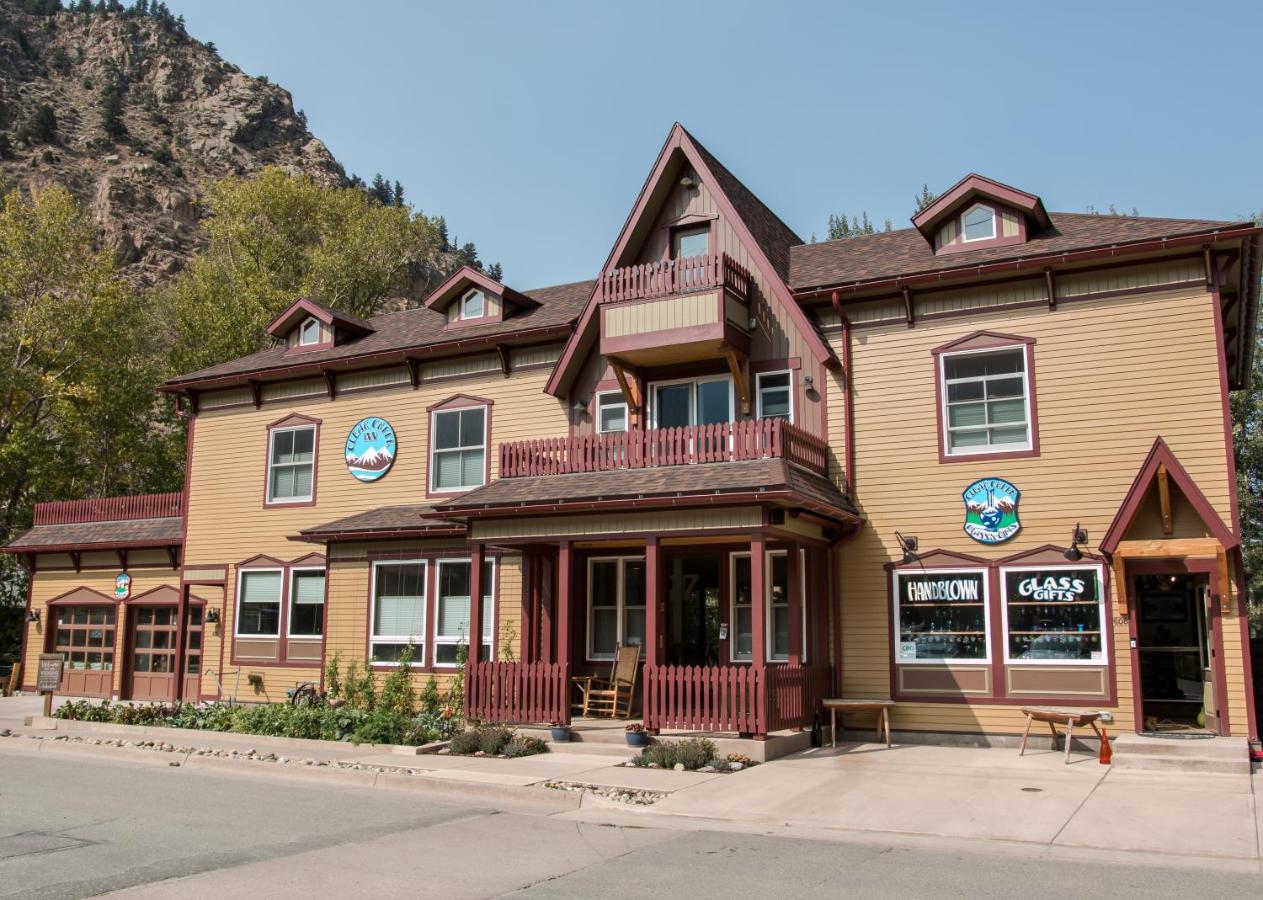 Pet Friendly Clear Creek Inn