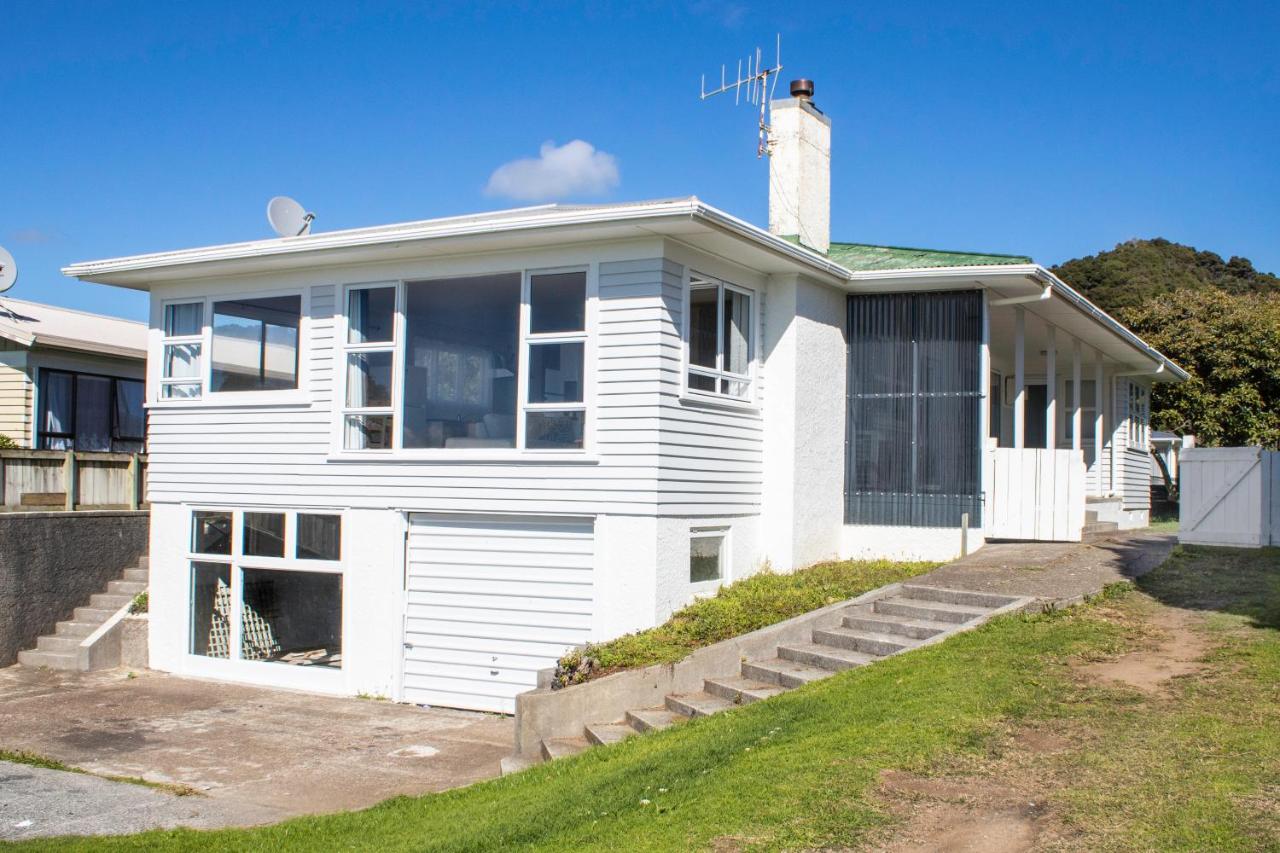 Rehutai Beach House - B&B