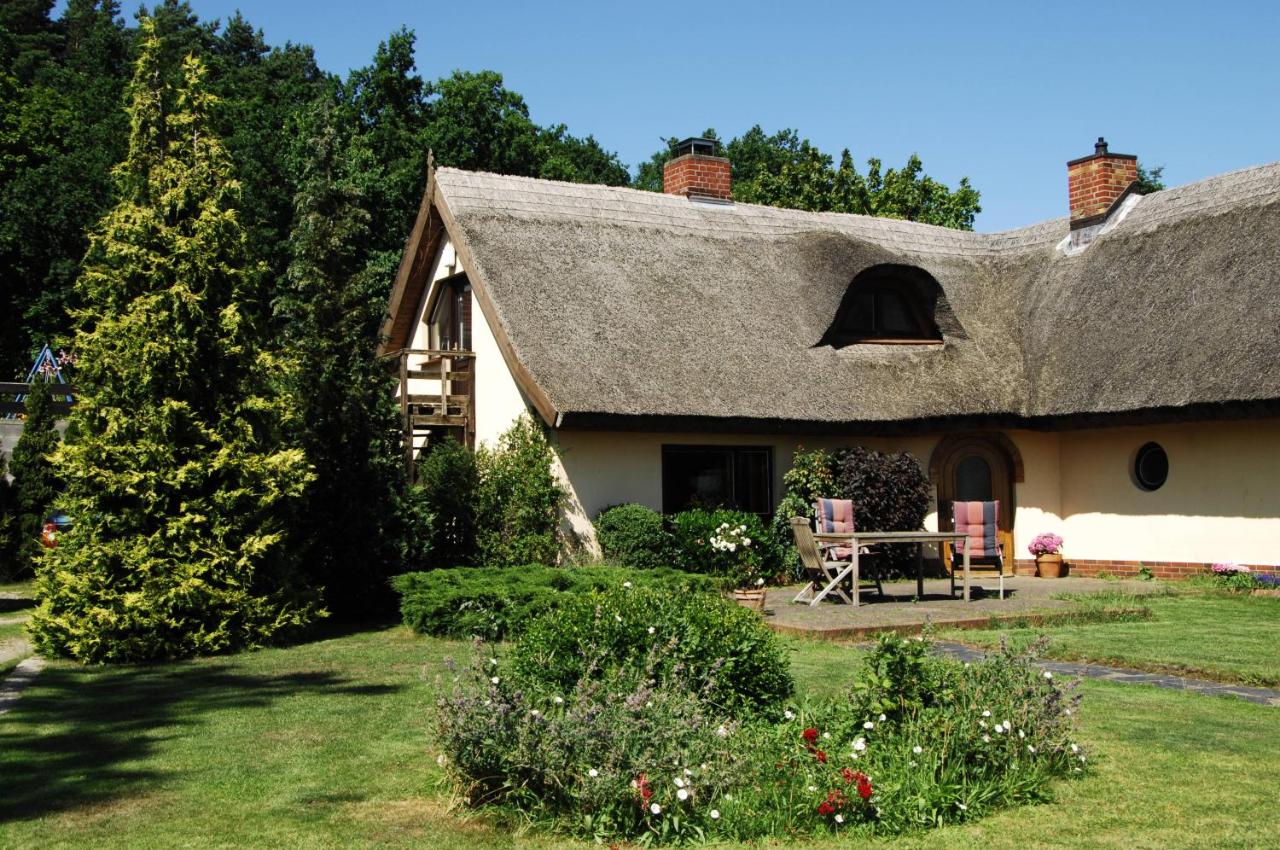 WG Bernstein - Reetdachhaus - Ruhe und Seeblick - B&B