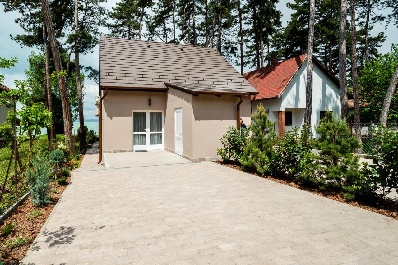 Part Apartman Siófok - A - privát vízparttal - Ferienwohnung