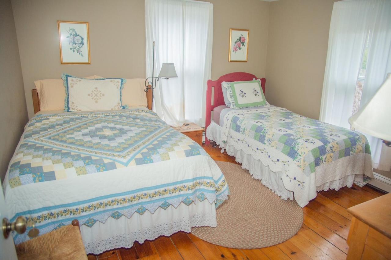 Triple Room with Shared Bathroom
