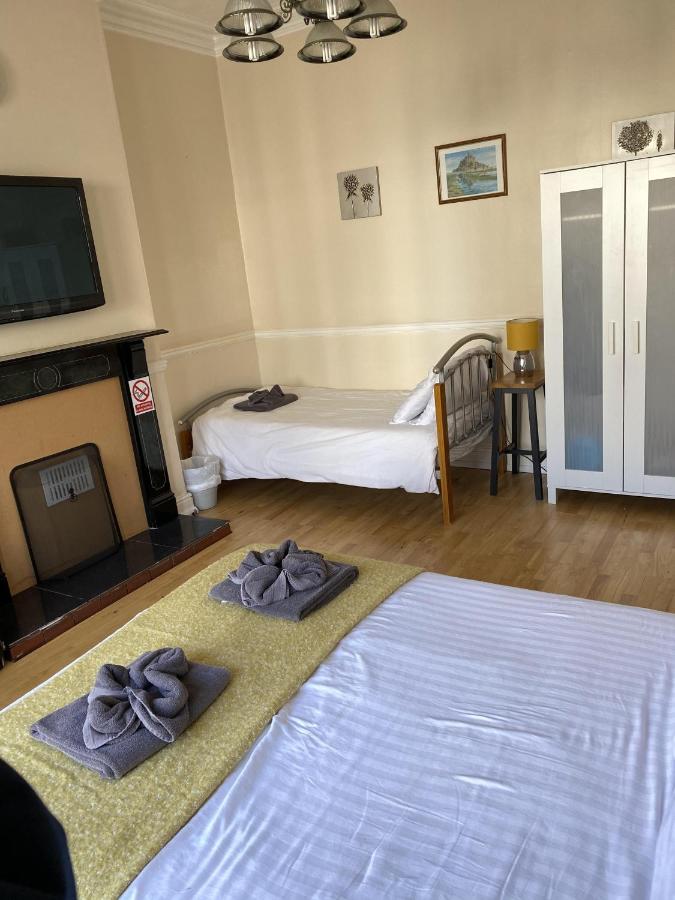 Triple Room with Private Bathroom