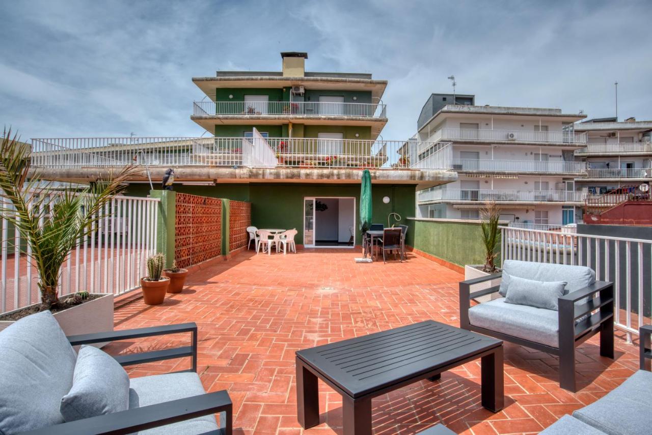 Albatros Apartament per 5 persones en ple centre amb gran terrassa i aparcament a 5 minuts de la Platja Gran - Chambres d’hôtes Platja d'Aro