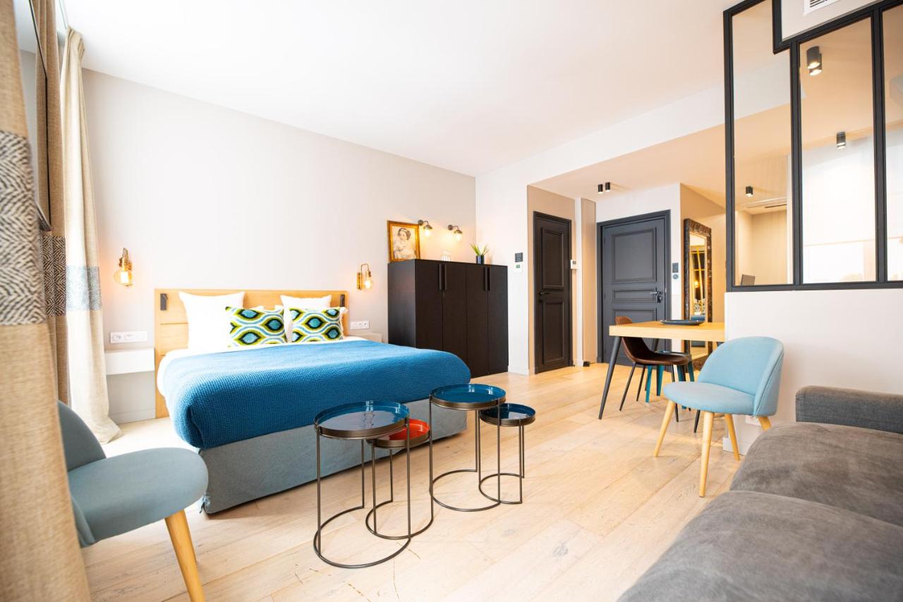 Deluxe Apartment