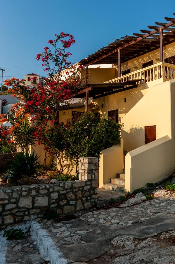 Kiki&Nina - B&B Halki