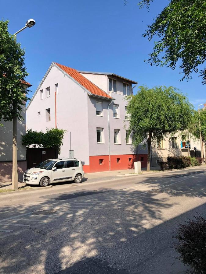 Alpesi Apartman Downtown - B&B Sopron