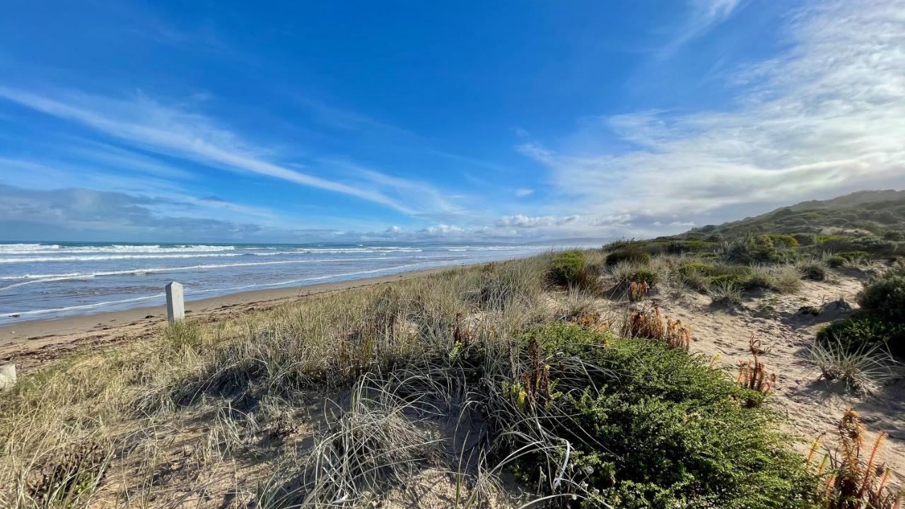 Goolwa Beachfront House. Pet Friendly. - Bed and Breakfast