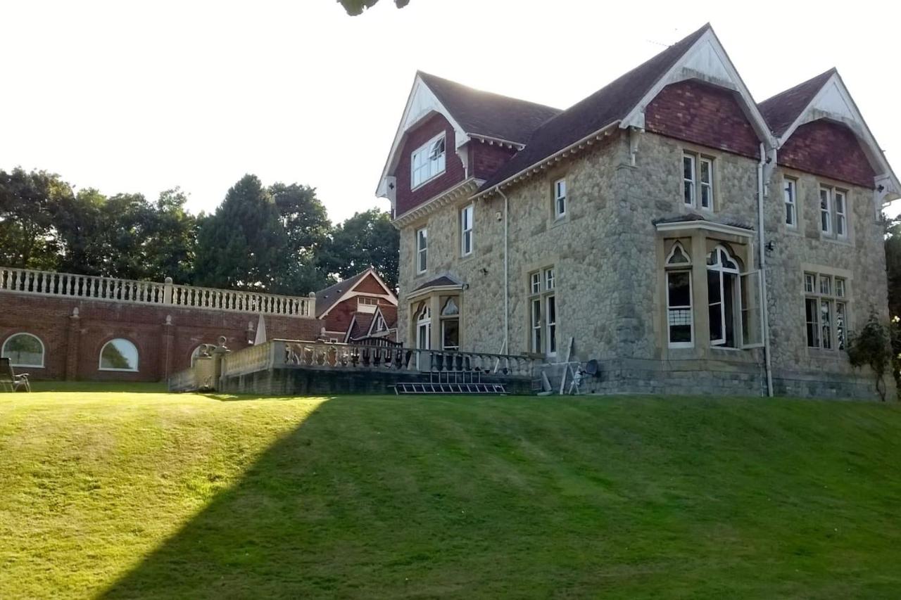 B&B Rochester - Country Manor House with indoor pool and hot tub - Bed and Breakfast Rochester