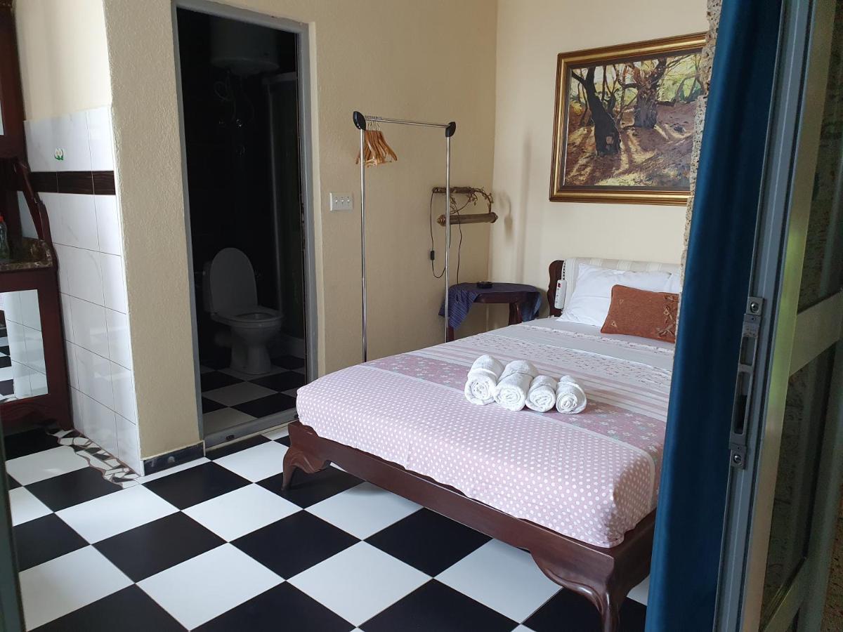 Studio Apartment with Sea View