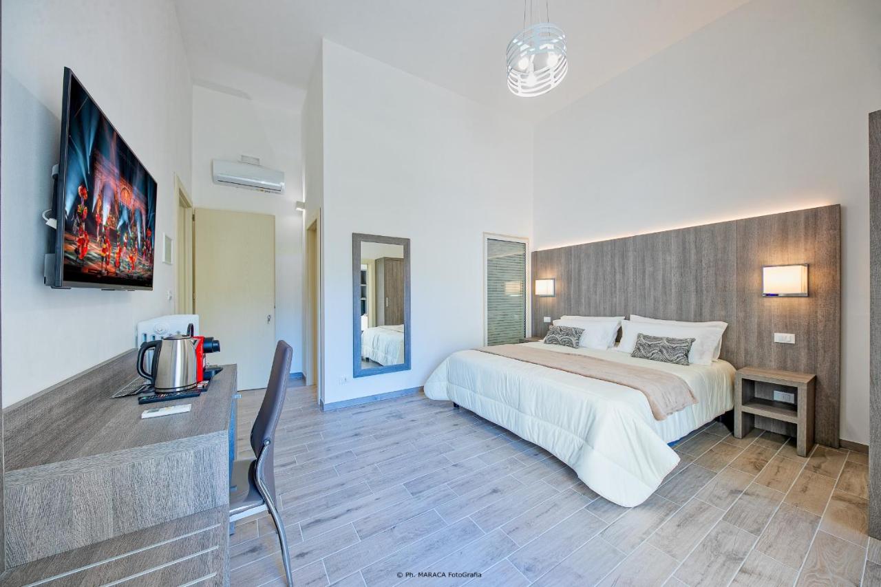 Habitación Triple con vistas al jardín