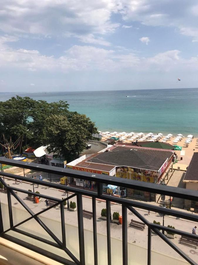 SIRENA Sea view apartments - B&B Golden Sands