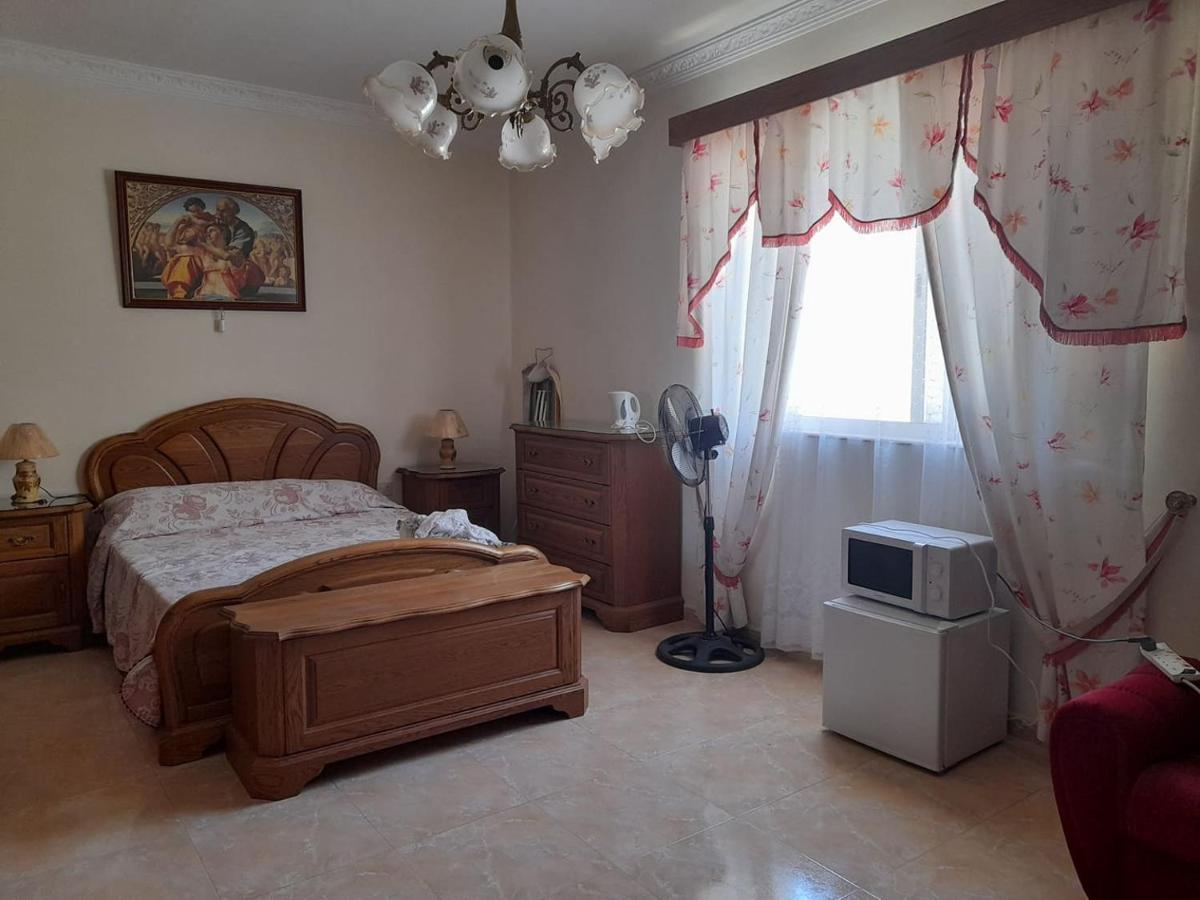 B&B Qormi - Private room - Bed and Breakfast Qormi