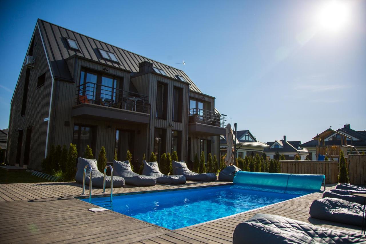 Lilly Apartment with Pool and Terrace - B&B