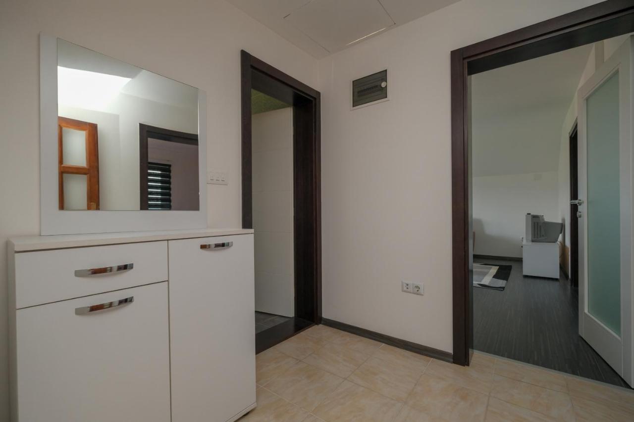 Vila melek 4 bedrooms - Bed and Breakfast