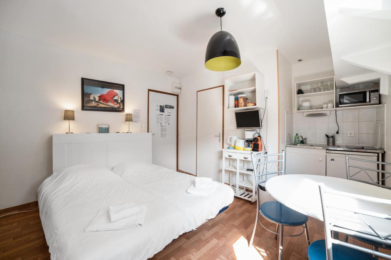 B&B Lyon - Studio Pniche pour 2 personnes, insolite et charmant - Bed and Breakfast Lyon