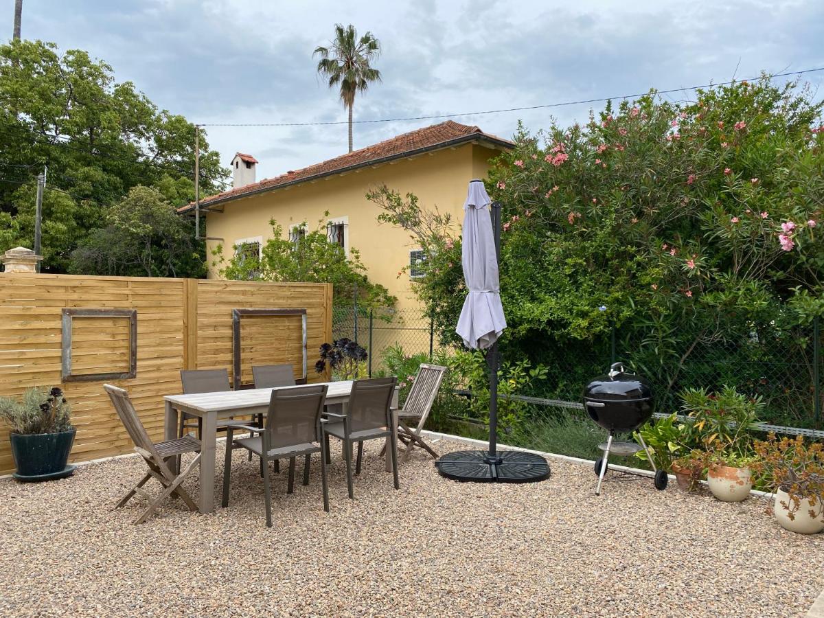 Duplex house walk to town - B&B