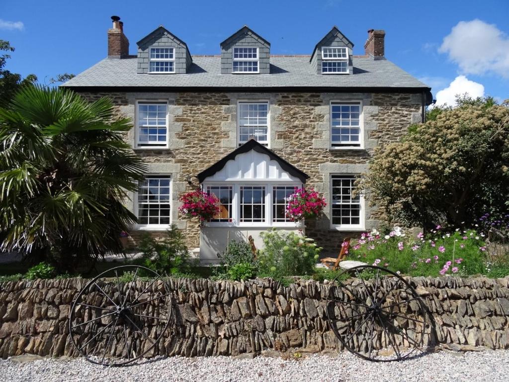 B&B Truro - Pengelly Farmhouse B&B - Bed and Breakfast Truro