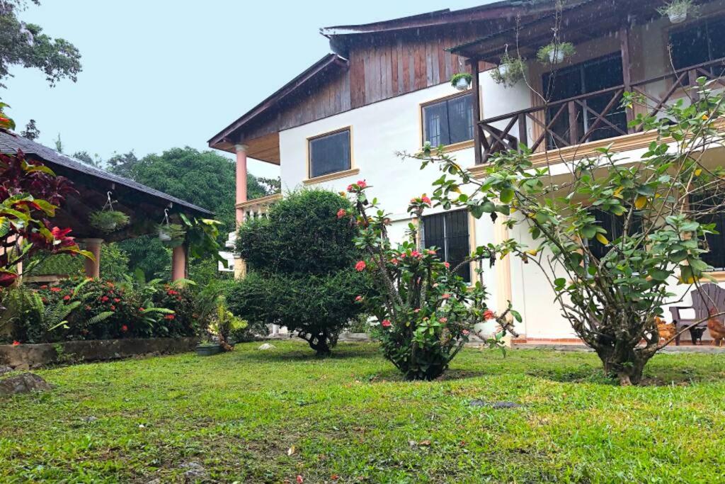 Acogedora Casa Rural en plena naturaleza frente al Río con piscina Bonao - B&B