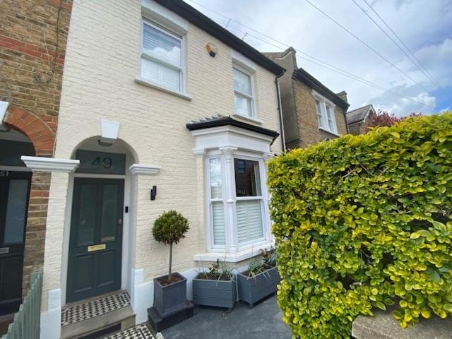 Family 4-Bed House & Secluded Garden - Wimbledon - B&B