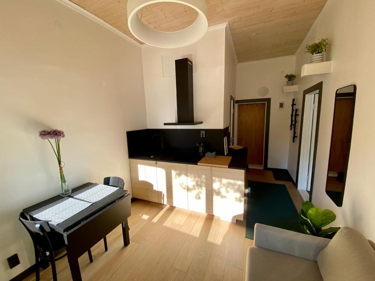 Love birds NEST - Bed and Breakfast