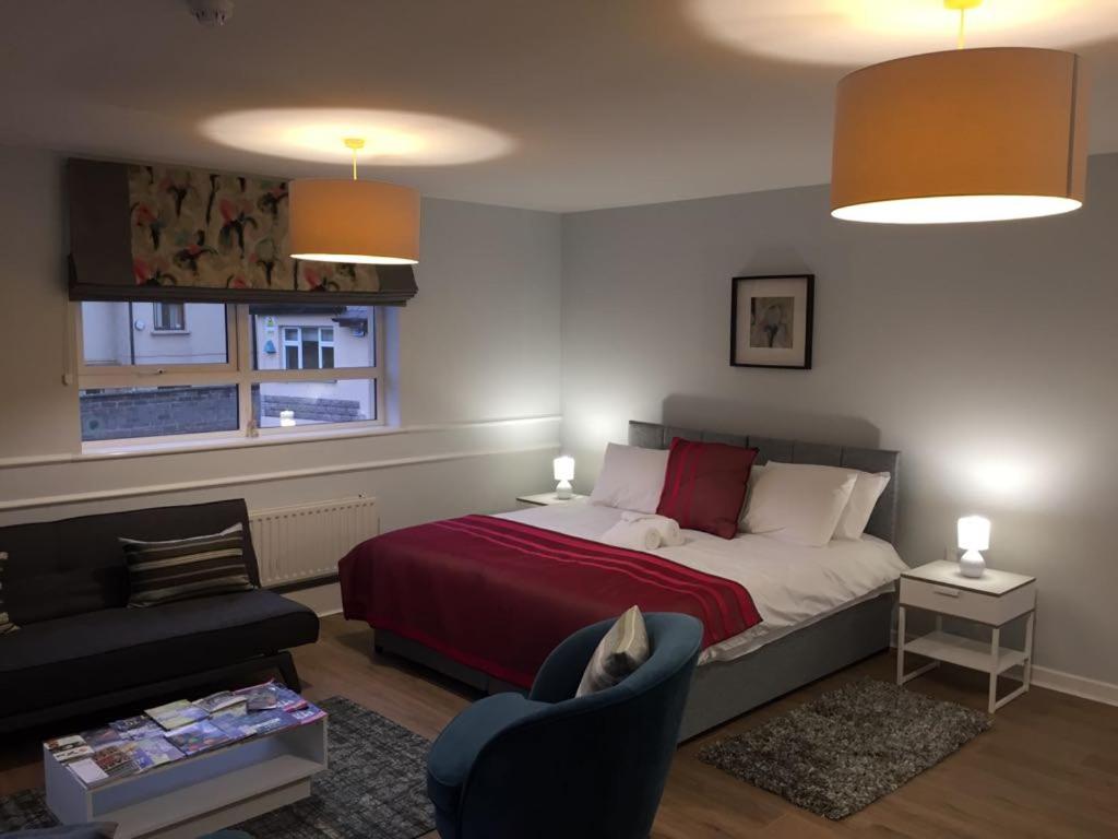 B&B Dungannon - Hugh O'Neill Ambassador Suite - Bed and Breakfast Dungannon