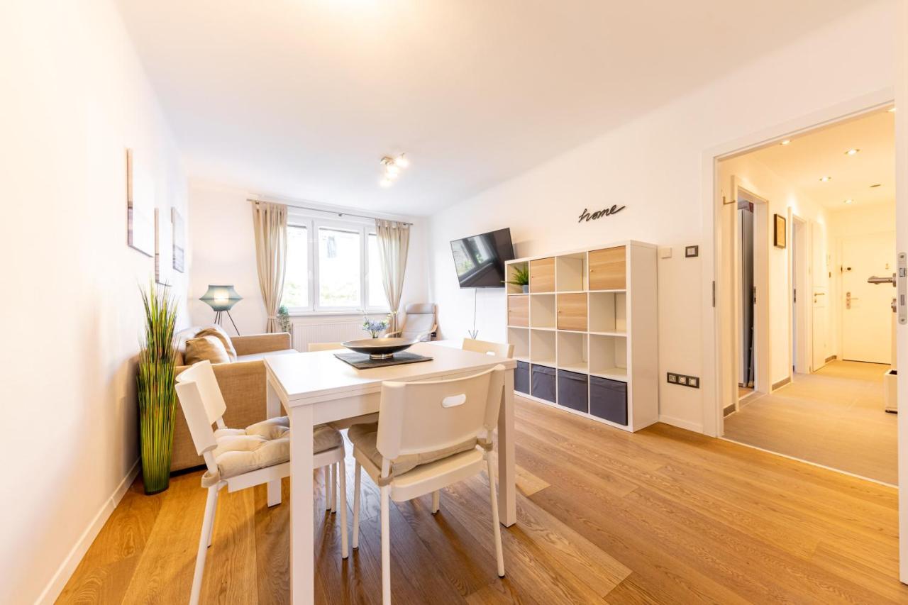 B&B Vienna - BRIGHT + CENTRAL near Belvedere by JR City Apartments - Bed and Breakfast Vienna