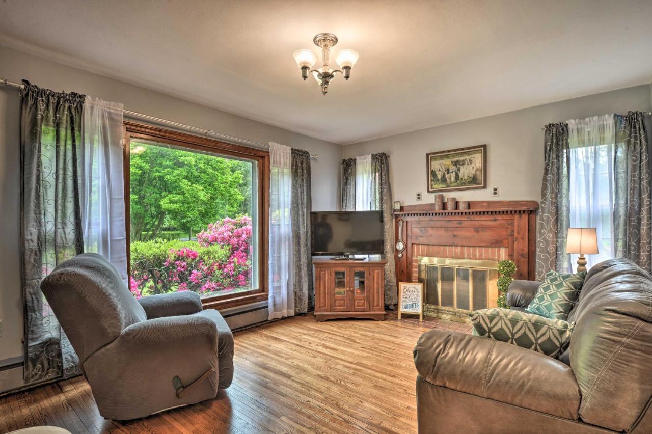 Cozy Family Home with Kayaks, Dock and Fire Pit! - Chambres d’hôtes