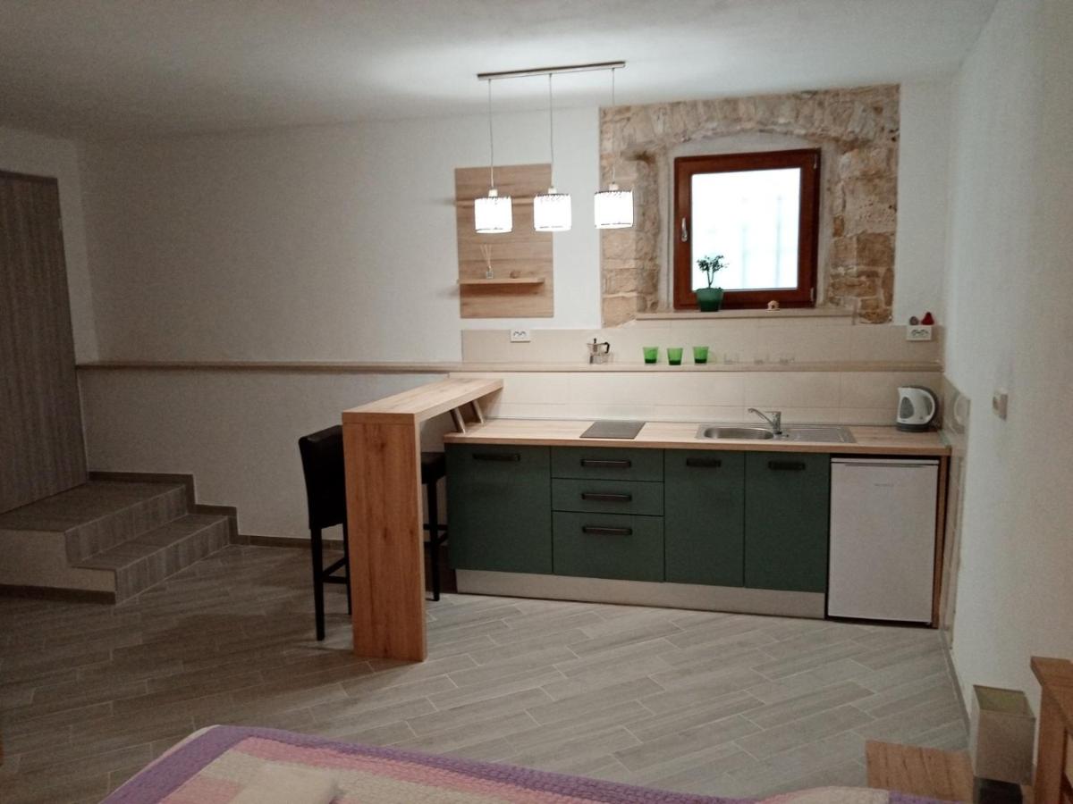 Studio apartment Iva - Bed and Breakfast Bale
