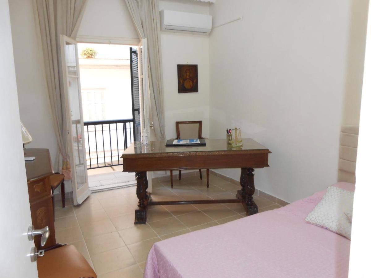 Elena's old Corfu town apartment - Bed and Breakfast