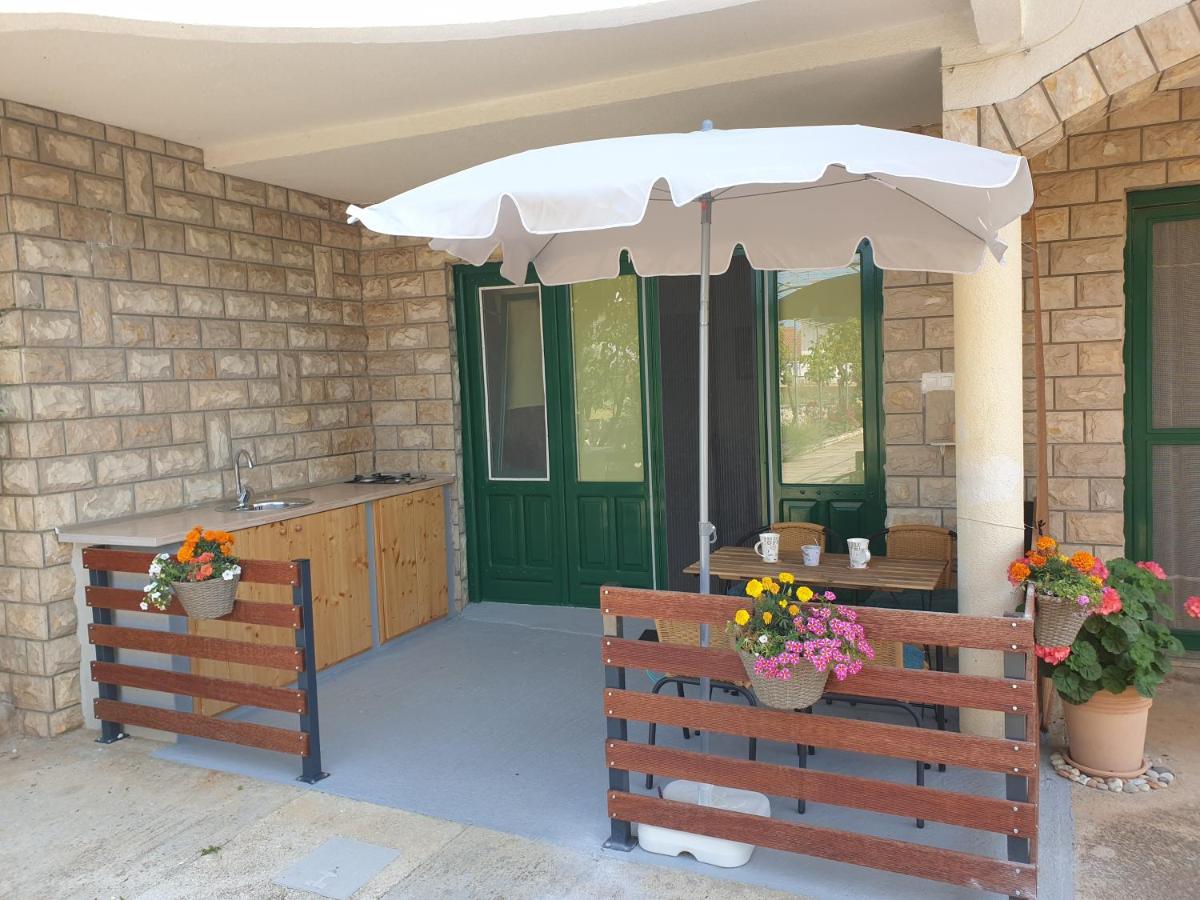 Apartment with Garden View