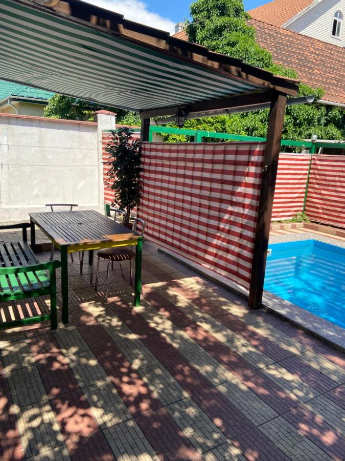 Гостевой дом Дина - Bed and Breakfast Odessa